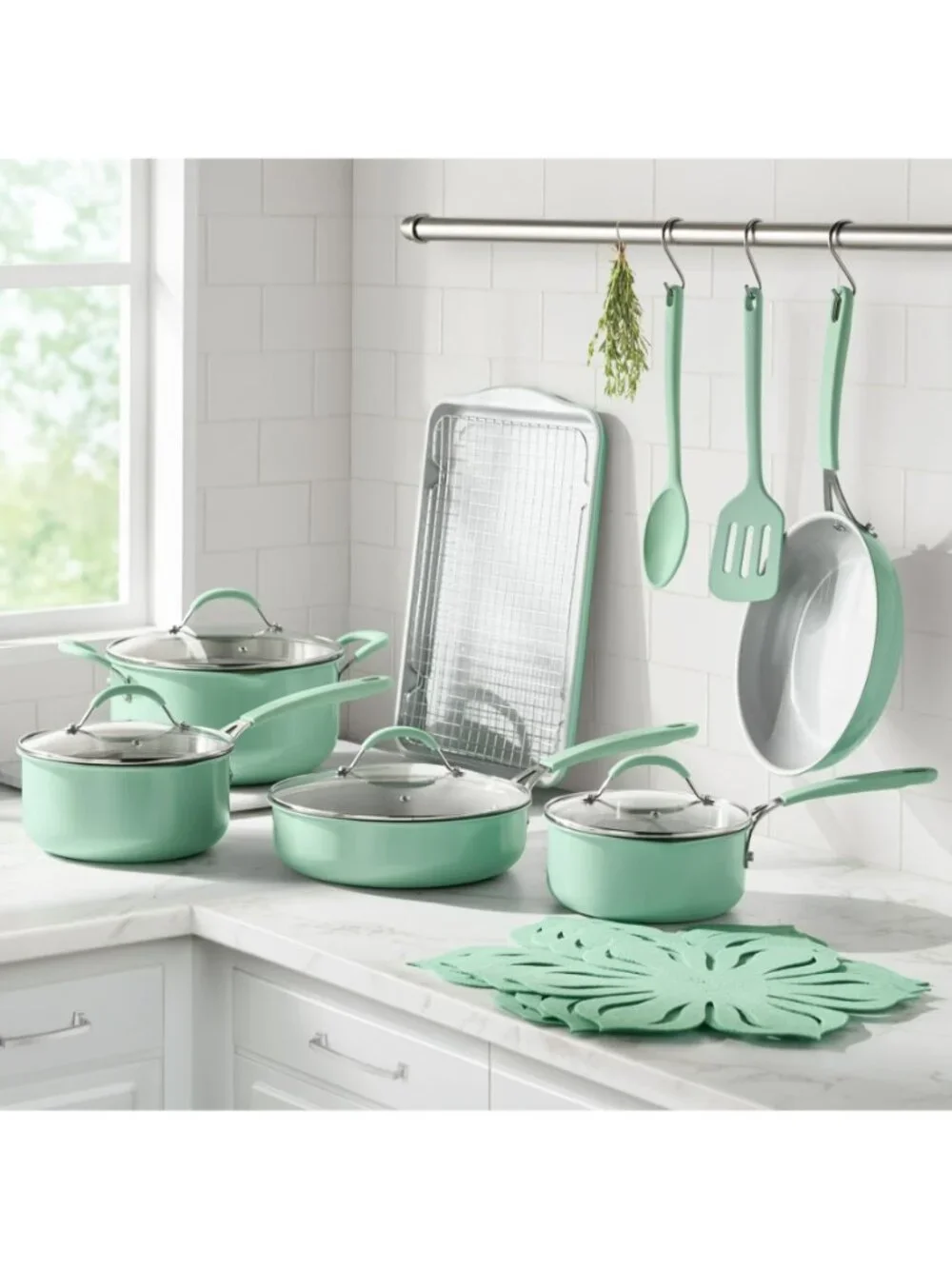 The Pioneer Woman Home Green Sutton 17-Piece Non-Stick Aluminum Cookware Set